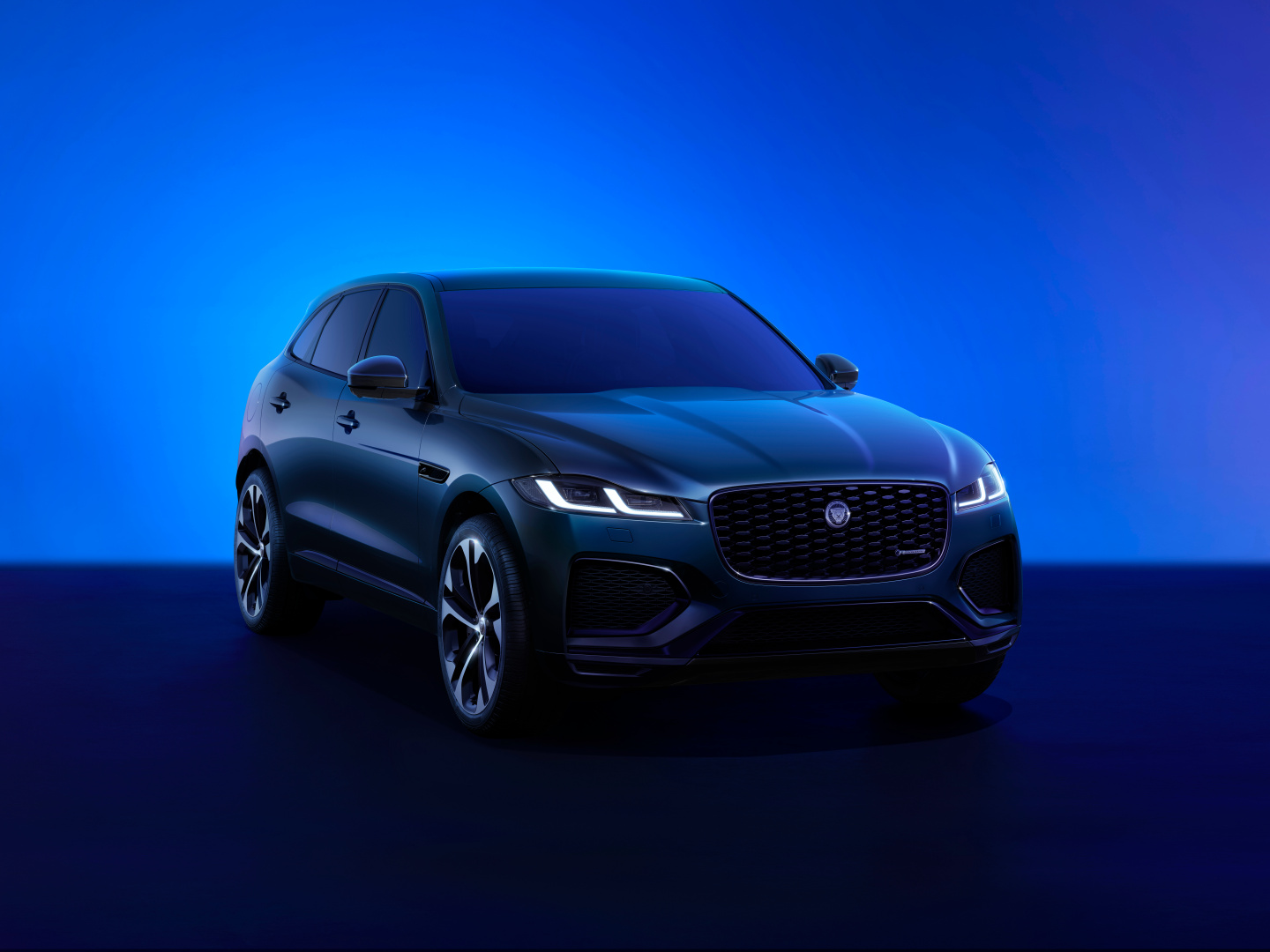 SMALL_Jag_F-PACE_24MY_Exterior_01_RDynamic_HSE_GL_022_141222